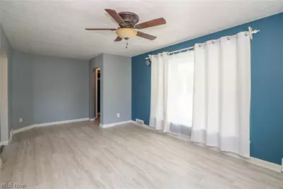 2125 41st Street NE, Canton, OH 44705 - Photo 8