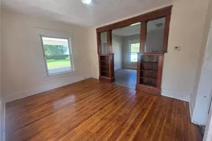 1226 Shriver Ave NE, Canton, OH 44705 - Photo 2