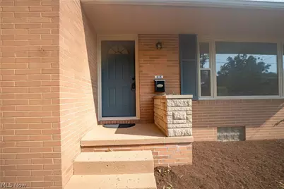 615 Summit Street SE, North Canton, OH 44720 - Photo 2