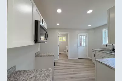 909 N Walnut Street, Dover, OH 44622 - Photo 10