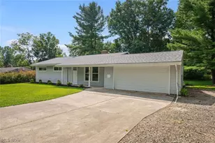 8454 Melody Ln, Macedonia, OH 44056 - Photo 2