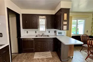 31505 Douglas Dr, Willowick, OH 44095 - Photo 6