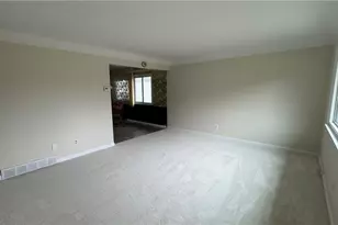 31505 Douglas Dr, Willowick, OH 44095 - Photo 4