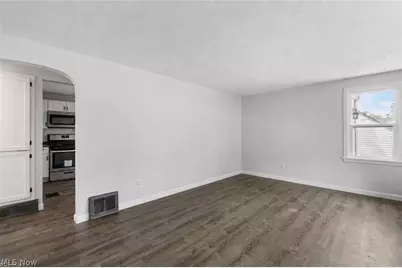 1514 37th Street NW, Canton, OH 44709 - Photo 2
