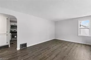 1514 37th St NW, Canton, OH 44709 - Photo 2