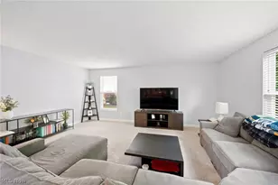 536 Andover Cir, Grandview Heights, OH 44147 - Photo 2