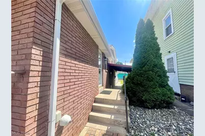 607 Jefferson Street, Toronto, OH 43964 - Photo 2