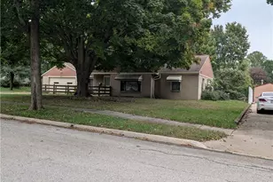 647 Longmere Dr, Kent, OH 44240 - Photo 2