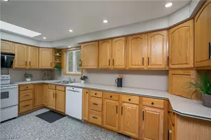 9786 Hocking St NW, Massillon, OH 44646 - Photo 8