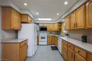 9786 Hocking St NW, Massillon, OH 44646 - Photo 10