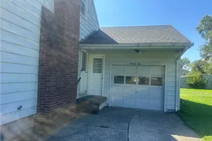 92 Camvet Dr, Campbell, OH 44405 - Photo 8