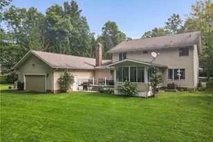 8212 Timber Trail, Chagrin Falls, OH 44023 - Photo 4