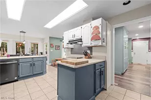 8212 Timber Trail, Chagrin Falls, OH 44023 - Photo 18