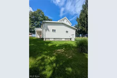 67271 Pogue Road, St Clairsville, OH 43950 - Photo 2