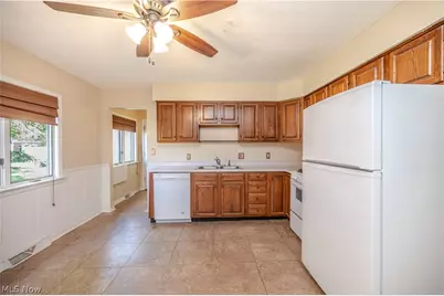 3730 Mercedes Place #4, Canfield, OH 44406 - Photo 8