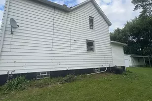 1527 W 19th St, Lorain, OH 44052 - Photo 2