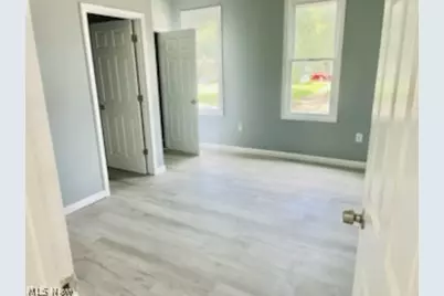 1527 W 19th Street, Lorain, OH 44052 - Photo 10
