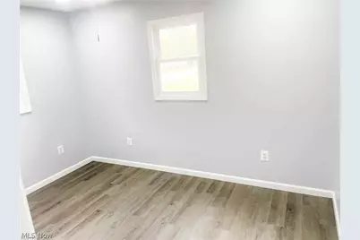 1738 W 21st Street, Lorain, OH 44052 - Photo 10