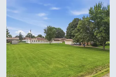 Boettler Street NE, Canton, OH 44721 - Photo 2