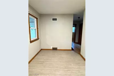 321 Elm Street, Coshocton, OH 43812 - Photo 10