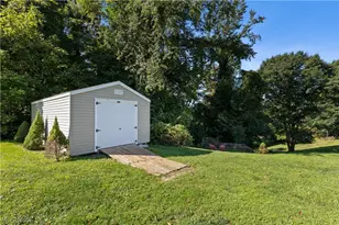 35210 Kirkwood Ave, Barnesville, OH 43713 - Photo 12
