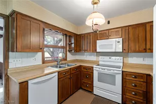 1375 Schrader Rd, North Lawrence, OH 44666 - Photo 8