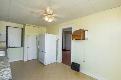 439 W Main Street, Alliance, OH 44601 - Photo 16