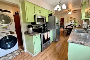 806 Geneva St SW, Sugarcreek, OH 44681 - Photo 10