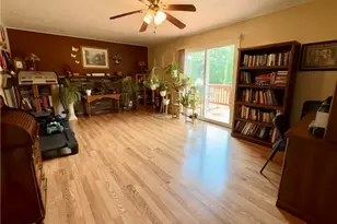 806 Geneva St SW, Sugarcreek, OH 44681 - Photo 8