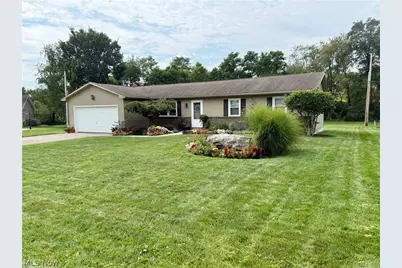 806 Geneva Street SW, Sugarcreek, OH 44681 - Photo 1