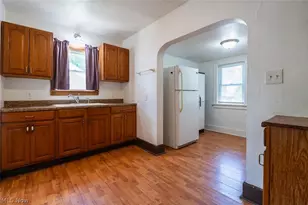1056 Georgia Ave, Akron, OH 44306 - Photo 10
