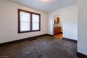 1056 Georgia Ave, Akron, OH 44306 - Photo 6