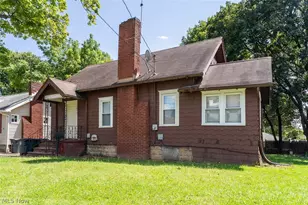 1056 Georgia Ave, Akron, OH 44306 - Photo 2