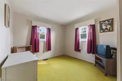 2425 Regentview Street NE, Canton, OH 44705 - Photo 22