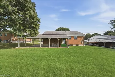 2425 Regentview Street NE, Canton, OH 44705 - Photo 6