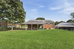 2425 Regentview St NE, Canton, OH 44705 - Photo 6