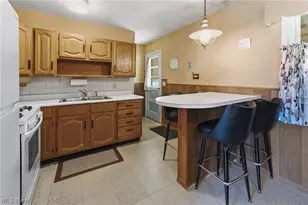 2425 Regentview St NE, Canton, OH 44705 - Photo 12