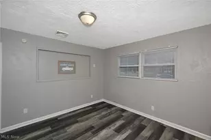 1376 Seward Ave, Akron, OH 44320 - Photo 14