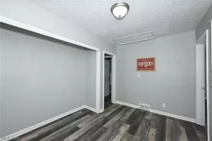 1376 Seward Ave, Akron, OH 44320 - Photo 10