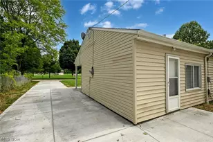 1376 Seward Ave, Akron, OH 44320 - Photo 28
