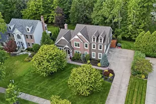 120 Pinehurst Dr, Aurora, OH 44202 - Photo 2