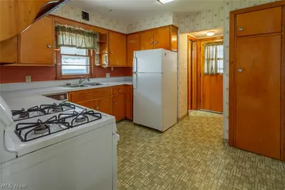 1553 Onondago Avenue, Akron, OH 44305 - Photo 6