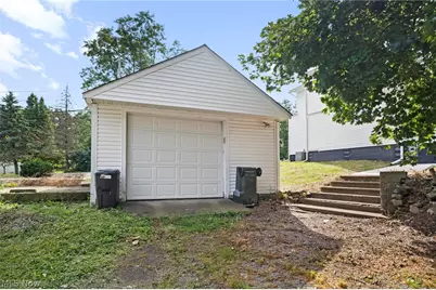 4597 Elyria Avenue, Lorain, OH 44055 - Photo 38