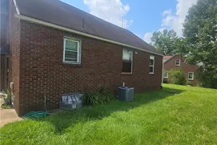2156 McGuffey Rd, Youngstown, OH 44505 - Photo 6