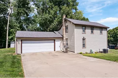 247 Milan Street N, Canal Fulton, OH 44614 - Photo 2