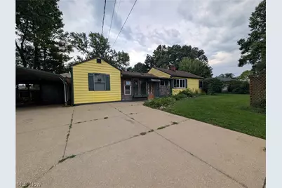 678 Shook Road, Akron, OH 44319 - Photo 2