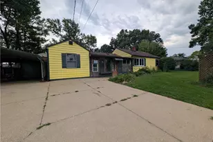678 Shook Rd, Akron, OH 44319 - Photo 2