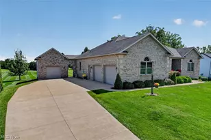 10890 Wolf Ave NE, Hartville, OH 44632 - Photo 2