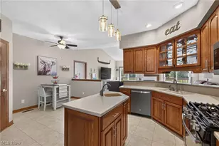10890 Wolf Ave NE, Hartville, OH 44632 - Photo 8