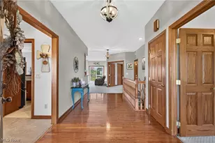 10890 Wolf Ave NE, Hartville, OH 44632 - Photo 4